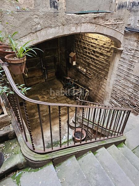 Foto 8e2219f8-91bf-4c18-a855-663291bf2271. Gebäude in plaça de sant jaume 8 in Gòtic Barcelona