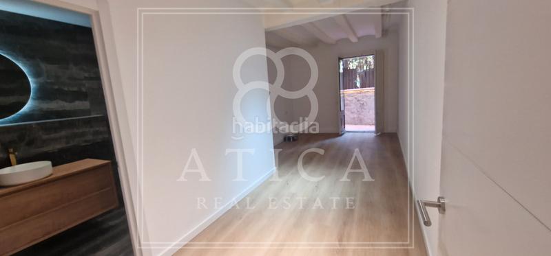 Foto 4fd18609-2e38-4a87-bb2c-9bdbd89997dc. Piso  reformado a estrenar en "barri gotic" en Barcelona