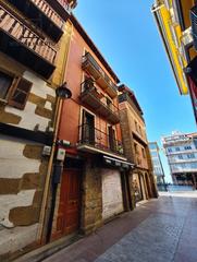 Àtic a Zarautz. Piso de 3 habitaciones en azara kalea  zarautz centro, a un paso