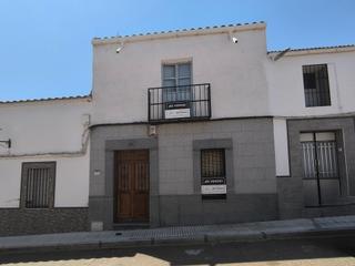 Casa aparellada a Esparragosa de la Serena. Una casa con metros, luz y muchas posibilidades en esparragosa d