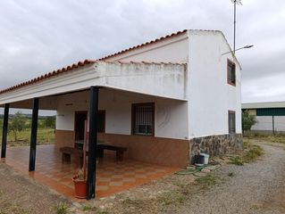 Bauernhof in Zalamea de la Serena. Zalamea de la serena  oportunidad casa de campo con terreno  ref