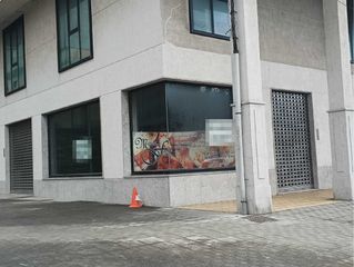 Miete Erdgeschoss in Ensanche. Bajo comercial  fene fene