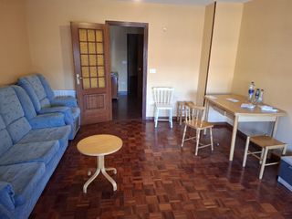 Miete Etagenwohnung in Ciudad Vieja. Piso  fene fene