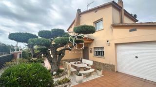 Casa  Calle esports. Casa independiente con jardn, barbacoa y vistas espectaculares