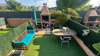 Reihenhaus in Roda de Barà. Acogedora casa adosada en roda de berà con piscina comunitaria