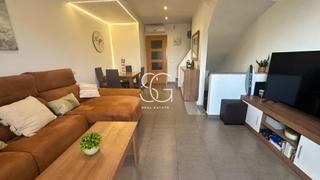 Reihenhaus in Roda de Barà. Acogedora casa adosada en roda de berà con piscina comunitaria