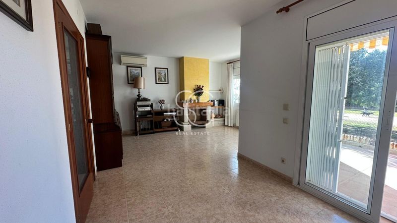Foto 4ba8b3d3-e6eb-4ad7-93ad-e19dccef60d4. Casa amb calefacció aparcament a Roda de Barà