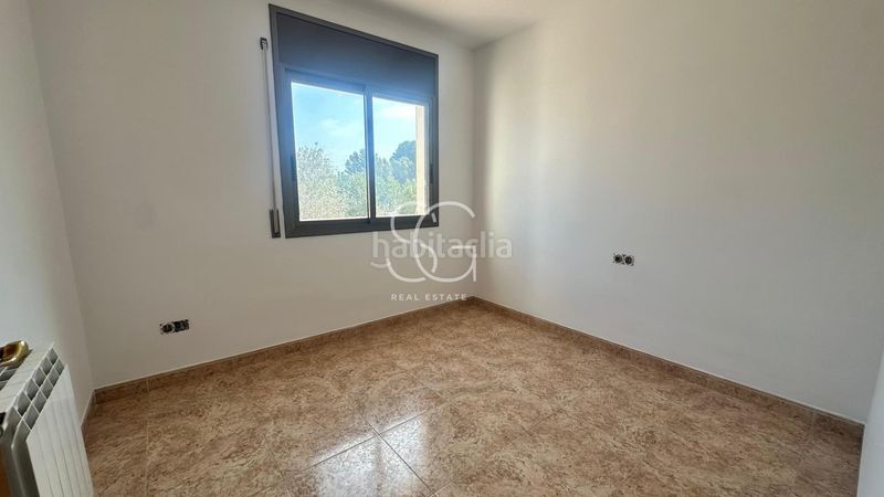 Foto 2c631dd8-c143-49f4-ae7b-cd032f966636. Casa aparellada amb aparcament a Roda de Barà