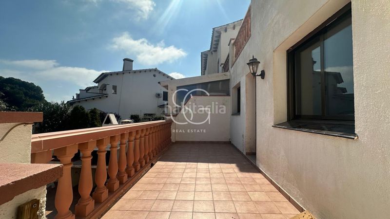 Foto 5b822870-9c68-419e-abce-90e931adaa3d. Casa aparellada amb aparcament a Roda de Barà