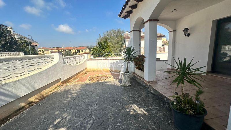 Foto 7a158fb4-9117-4860-b111-01bd9808d49e. Casa aparellada amb aparcament a Roda de Barà