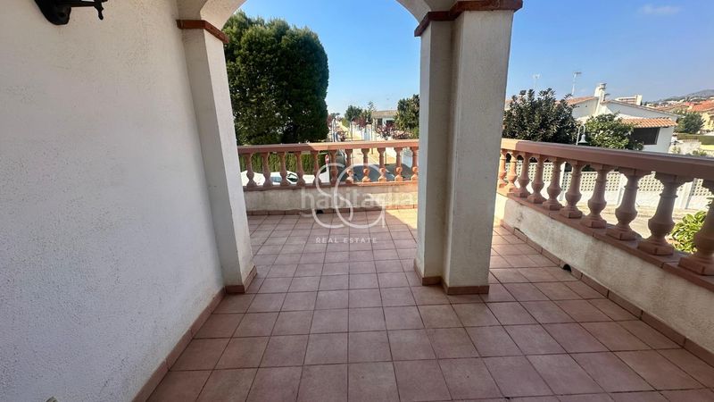 Foto 9bd6a000-f055-4aa2-8a10-50a3ff087b2f. Casa aparellada amb aparcament a Roda de Barà