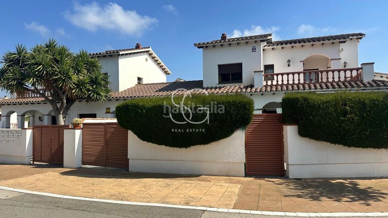 Foto ab2e9037-7c84-4f7c-a2ea-86c963b47ffa. Casa aparellada amb aparcament a Roda de Barà
