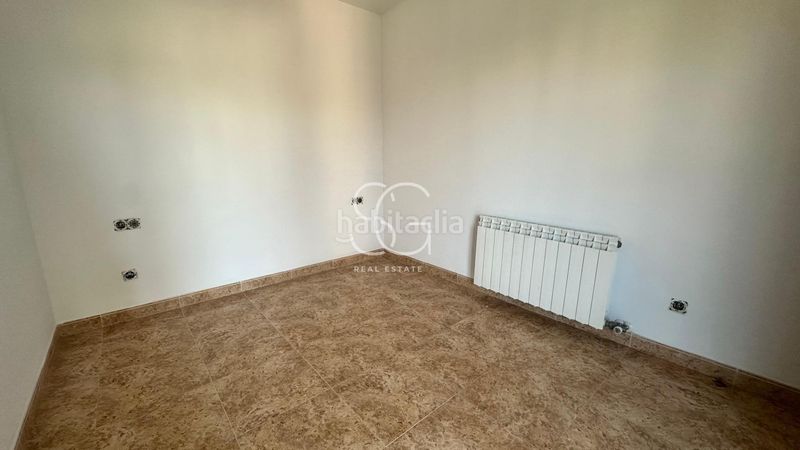 Foto ce3b7c8b-2e2f-4625-8c13-9454e305a10b. Casa aparellada amb aparcament a Roda de Barà