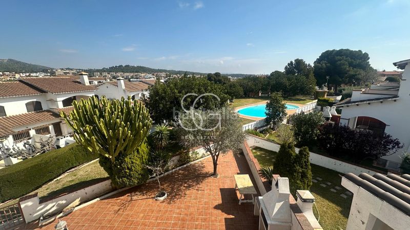 Foto d69c4b5d-5201-4859-bfe8-dbdb8924741e. Casa aparellada amb aparcament a Roda de Barà