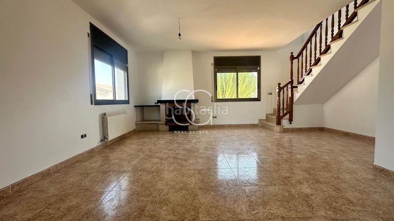 Foto f919c42b-bb62-45dc-9769-4787a72d439e. Casa aparellada amb aparcament a Roda de Barà