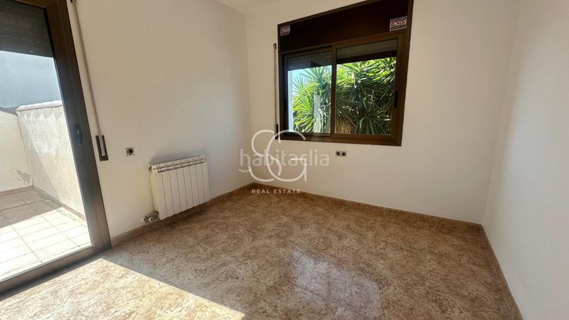 Foto ffd47801-a445-4622-96e0-85848ec13a5f. Casa aparellada amb aparcament a Roda de Barà