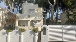 Casa a Roda de Barà. Espectacular casa con vistas al mar