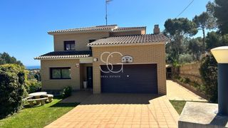 Casa en Roda de Barà. Propiedad única con vistas privilegiadas al mar y entorno natura
