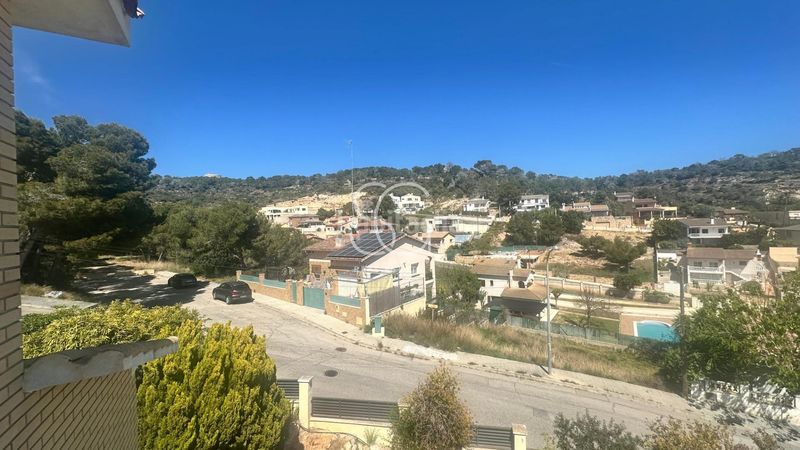 Foto 5ae9a9f3-63f9-43cb-8af2-84383a9d8580. Casa amb aparcament piscina a Roda de Barà