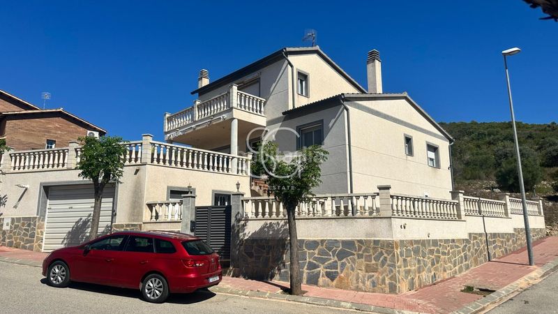 Foto 5f6676cf-2496-4465-b131-3febb01f7845. Casa amb calefacció aparcament a Roda de Barà