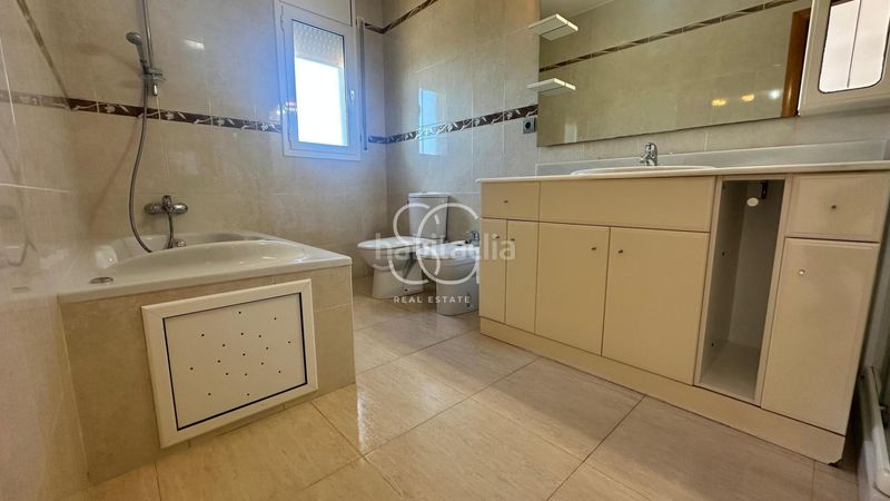 Foto c71ee4f2-6a7b-4766-b9a3-136f13355e78. Casa amb calefacció aparcament a Roda de Barà