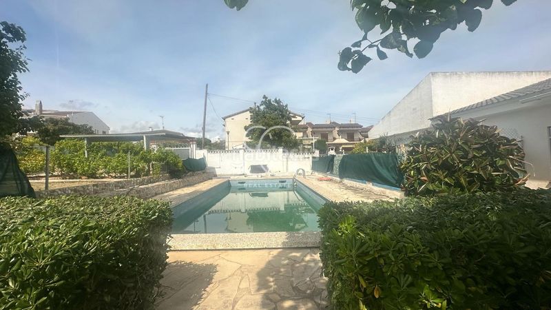 Foto 439d29f7-f2b2-4d8a-9c9d-c68db04ed8b6. Casa aparellada a Marítima Nord Torredembarra