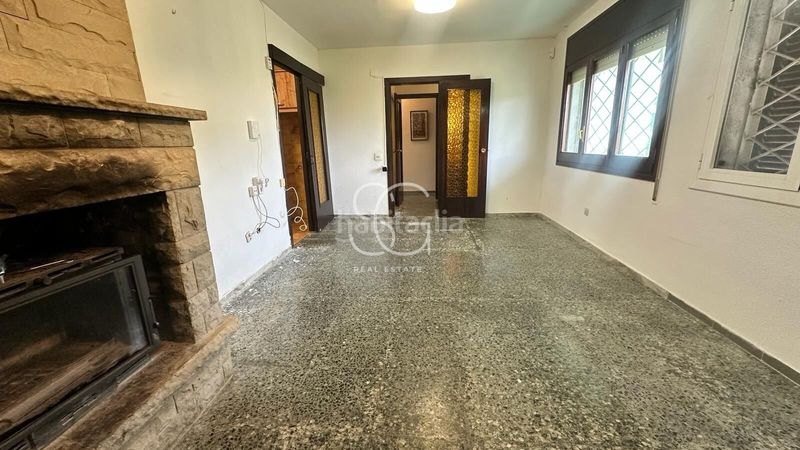 Foto 6490ff7a-6660-4602-96c3-4c63051923a2. Casa aparellada a Marítima Nord Torredembarra