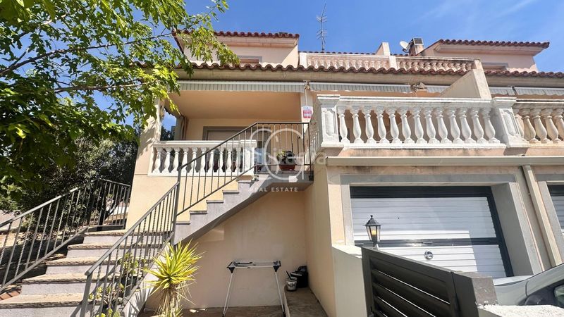Foto 0485082b-6103-4624-a3b0-682a321ed9ba. Casa aparellada amb calefacció aparcament a Roda de Barà