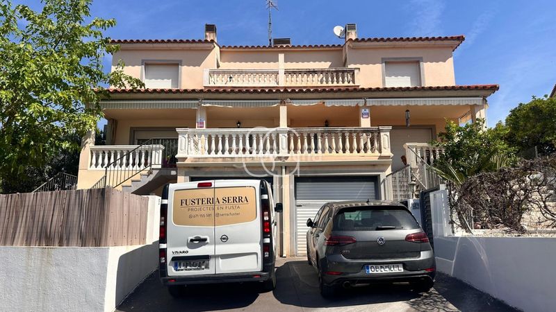 Foto 2f3f7432-2efd-4531-8a15-c4f86ed7d62d. Casa aparellada amb calefacció aparcament a Roda de Barà