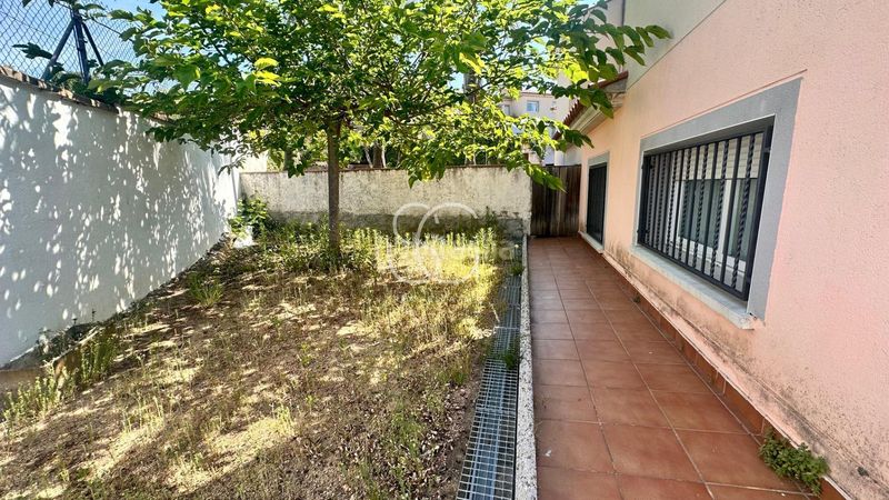 Foto 71d13be5-35d1-463c-8251-f955a2fe8609. Casa aparellada amb calefacció aparcament a Roda de Barà