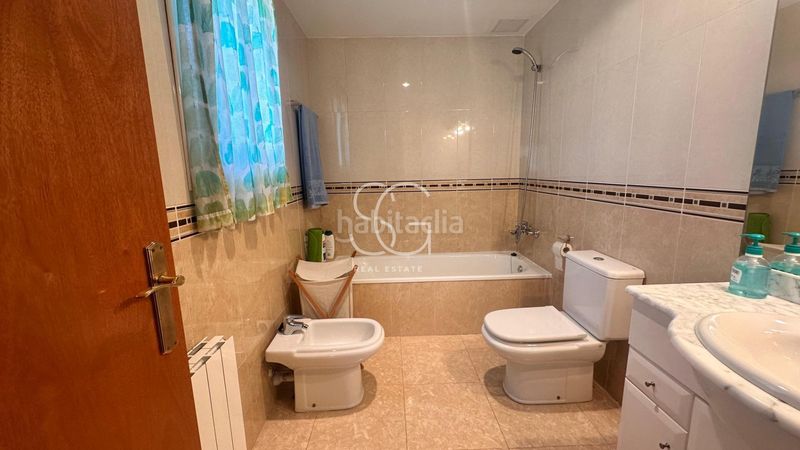 Foto f8722e8d-ef7b-4cb9-ac26-ae38f6dd4381. Casa aparellada amb calefacció aparcament a Roda de Barà