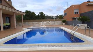 Casa  Calle ramn casas. Oasis mediterrneo villa exclusiva en la martorella, roda de ber