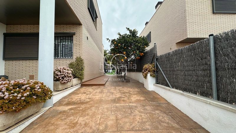 Foto 512f9e3a-a4a8-4f50-bc5f-3c652e9c5d1b. Casa aparellada amb calefacció aparcament piscina a Roda de Barà