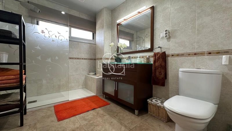 Foto 8d93e4b0-6e9e-4580-97e1-4783877fbc60. Casa aparellada amb calefacció aparcament piscina a Roda de Barà
