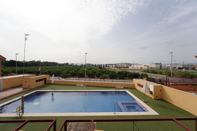 Foto b6ae73a1-3a05-4f40-95ae-e61b4ce74dcc. Alquiler casa adosada magnifico chalet adosado de 4 habitaciones en canet de berenguer en Canet d´en Berenguer