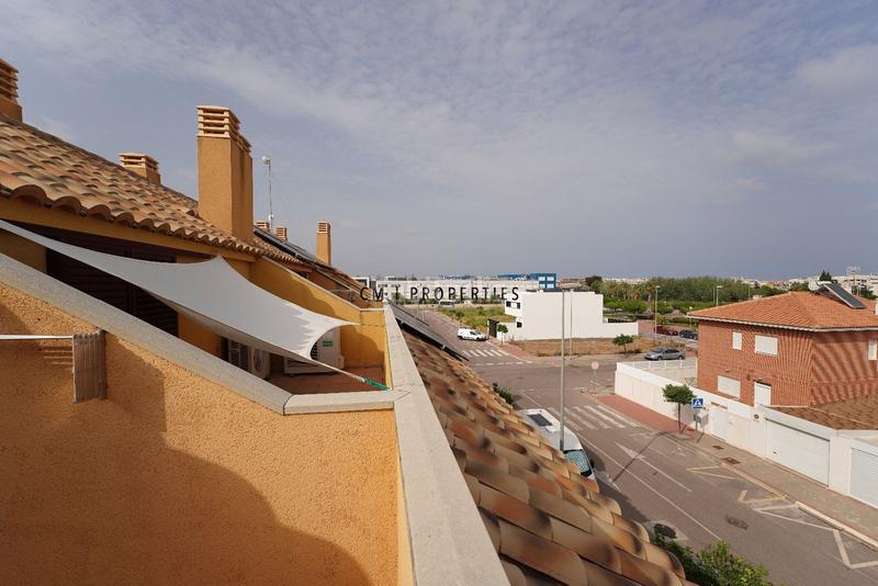 Foto e416e1bd-cf10-43f3-a6dd-c05916b891f3. Alquiler casa adosada magnifico chalet adosado de 4 habitaciones en canet de berenguer en Canet d´en Berenguer