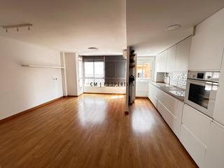 Location Appartement  Calle d'esteve ballester. Piso de tres habitaciones y tres baños
