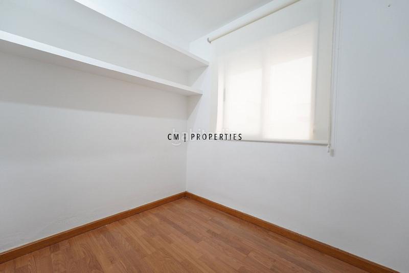 Foto b3d62a40-70f6-41f0-87bc-0f003c83e5c8. Alquiler piso  de tres habitaciones y tres baños en Valencia