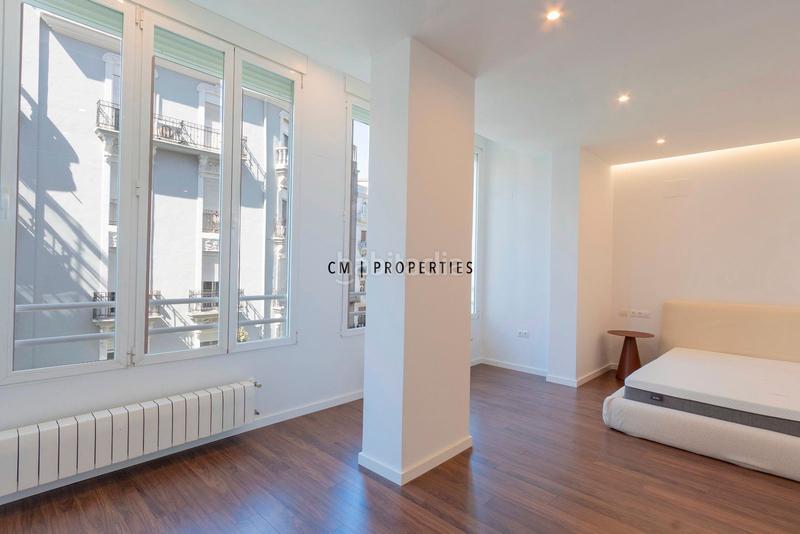 Foto f7609429-f64b-4c5a-ae16-363355a9baa1. Alquiler piso  de lujo en alquiler de 5 habitaciones en gran vía marques del turia en Valencia