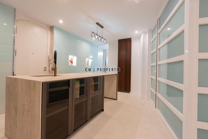 Foto fe5e54fc-1244-470b-b43f-b50c553de471. Alquiler piso  de lujo en alquiler de 5 habitaciones en gran vía marques del turia en Valencia