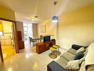 Lloguer Pis  Carrer de gandia. Piso de dos habitaciones y dos baños