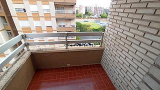 Lloguer Pis  Avenida campanar. Piso de tres habitaciones y dos baños