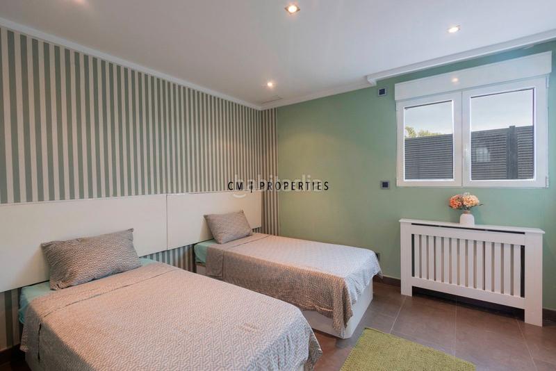 Foto 27aa06e7-2472-435c-abb2-6f25f388af39. Location chalet avec chauffage parking piscine dans Torrent
