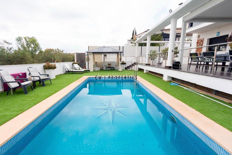 Foto 5575ddda-8b16-451c-b414-dccca5cdc4a5. Location chalet avec chauffage parking piscine dans Torrent