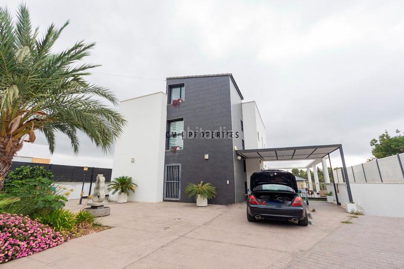 Foto 5c6bcdf3-7b97-450d-8390-14fcab9b3912. Location chalet avec chauffage parking piscine dans Torrent