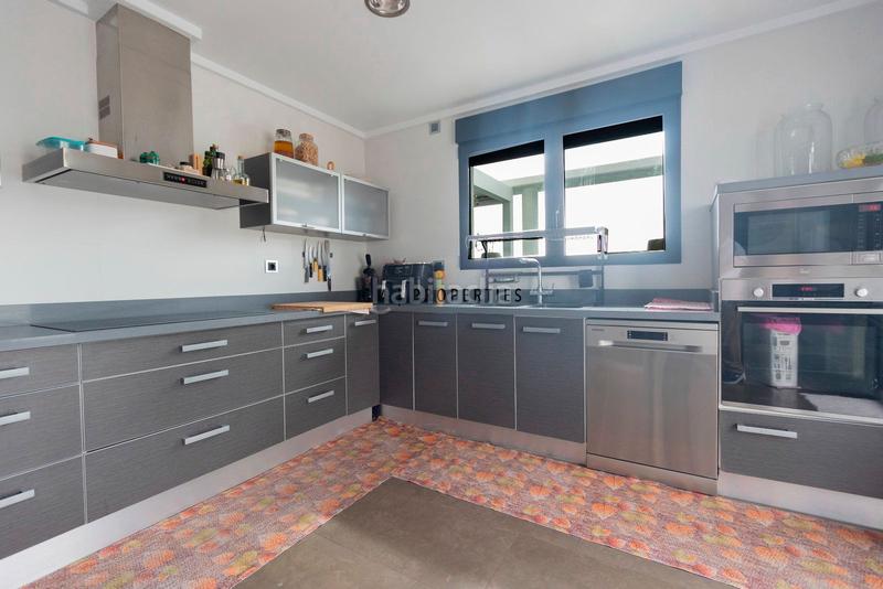 Foto d88fafde-3827-4e21-9f4e-d686cfb89f88. Location chalet avec chauffage parking piscine dans Torrent