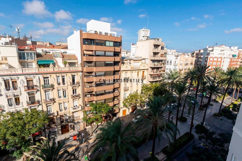 Foto f633cbac-0524-4dfc-ad86-808debb881db. Alquiler piso  en alquiler de 2 habitaciones en av reino en Valencia