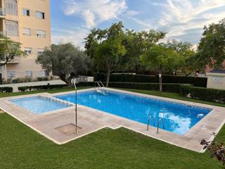 Location Appartement  Mellissa. Piso en alquiler, 3 habitaciones con terraza y piscina