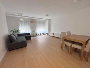 Location Appartement  Calle de la ciutat de bolonya. Piso de dos dormitorios y un baño