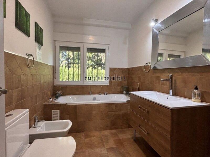 Foto 55a8ade1-f0de-4208-b2ea-65ff75ca4ca5. Lloguer casa amb calefacció aparcament piscina a Olocau